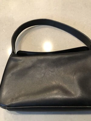 Cartera de cuero negra BCBGMAXAZRIA Foto 1 de 4