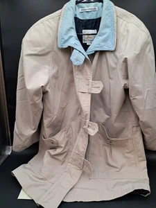 Misty Harbor beige & blau Regenjacke Mantel Damen kleine Schulterpolster - Bild 1 von 10