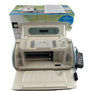 Cricut Create CRV20001 Craft Cutting Machine Boxed with PSU No Cartirdges - Picture 1 of 20