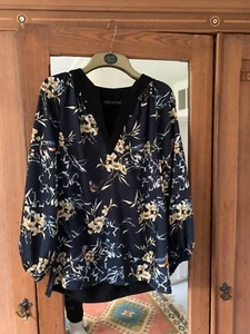 Zara Basic Blouse Size S Bird Motif on front. Blue/Black. - Foto 1 di 12