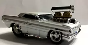 Muscle Machines 1962 Pontiac Catalina 1/64 DIECAST -- 62 Catalina - - Picture 1 of 4