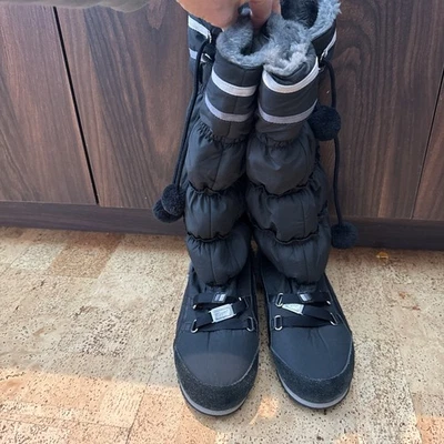 Stivali da neve alti vintage Onitsuka Tiger DDC8N donna 8 - pelliccia trapuntata nera rari - Immagine 1 di 4