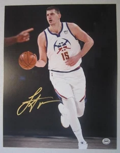 Nikola Jokic Denver Pepite autografata firmata 11x14 foto oro auto - Foto 1 di 2