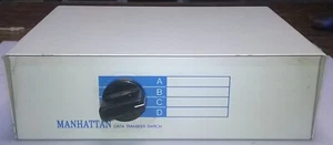 MANHATTAN DATA TRANSFER SWITCH 4 CH RS232-VGA-DIN. - Foto 1 di 3