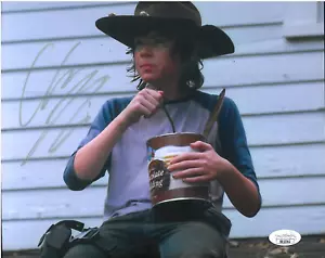 Chandler Riggs handsigniertes Foto mit JSA - Bild 1 von 1