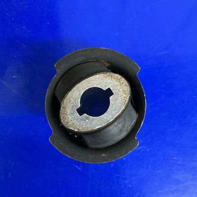 89058605 AC Delco Differential Carrier Bushing for Cadillac STS SRX CTS 04-07 Foto 1 de 3