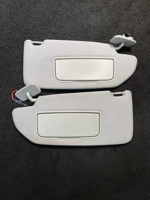 2003-2006 Volvo XC90 Sun Visors Gray W/ Homelink & Mirror Light Pair Set OEM - Image 1 of 4