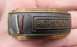 Vtg VINCENNES Hebilla de cinturón VHS Indiana BIG A Latón RARE VG+ - Imagen 1 de 4