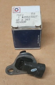 New Genuine Delco Camshaft Position Sensor 25523227 - Picture 1 of 7