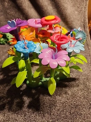 CENOVE Flower Garden Building Toy Case Educational Learning Preschool 3+ Legos - Image 1 of 4