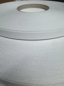 22 MM MELAMIN VORGEKLEBT KANTENBAND ZUM AUFBÜGELN 251 M W440122P HELLGRAU MATT O,6 MM - Bild 1 von 7