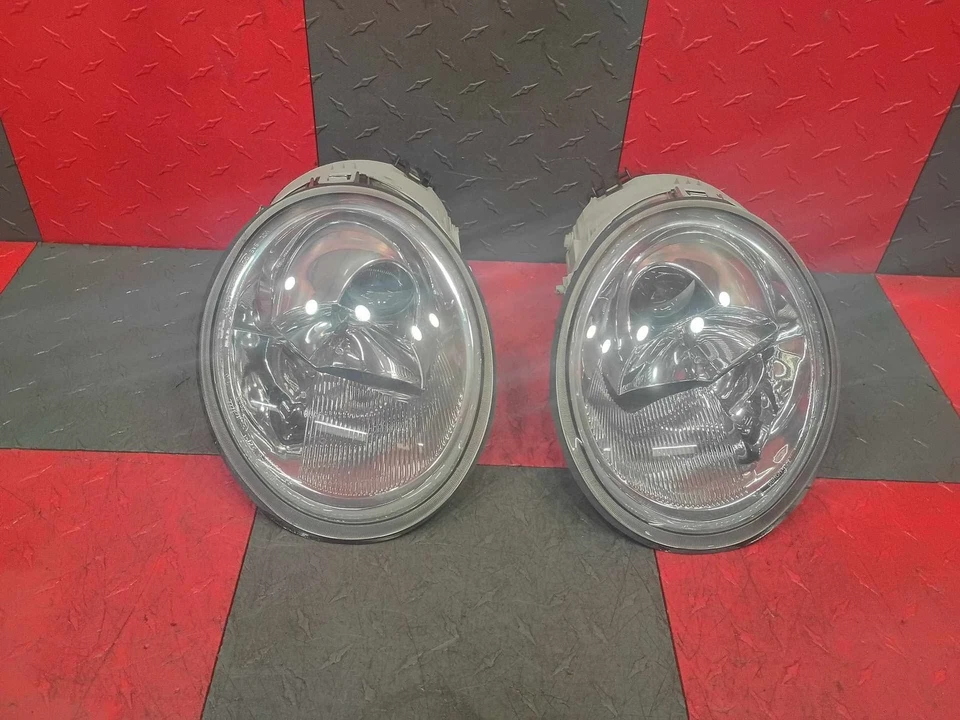 98-05 VW Volkswagen Beetle Aftermarket Headlights (Set of 2) - Image 1 of 4