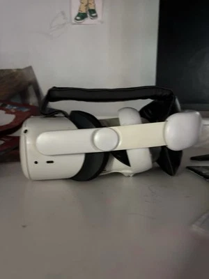 VR Headset - Image 1 of 4