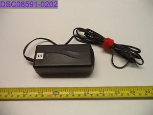 Cargador Mascot NiCd/NiMH usado tipo 2116 - Imagen 1 de 4