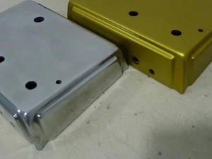 Hágalo usted mismo Diecast aluminio efecto sobremarcha proyecto pedal estuche cerrado dorado con perno - Imagen 1 de 10