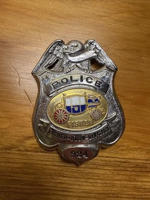 Insignia de policía rara de colección cuerpo de pescador seguridad empleado carro águila #924 Foto 1 de 4
