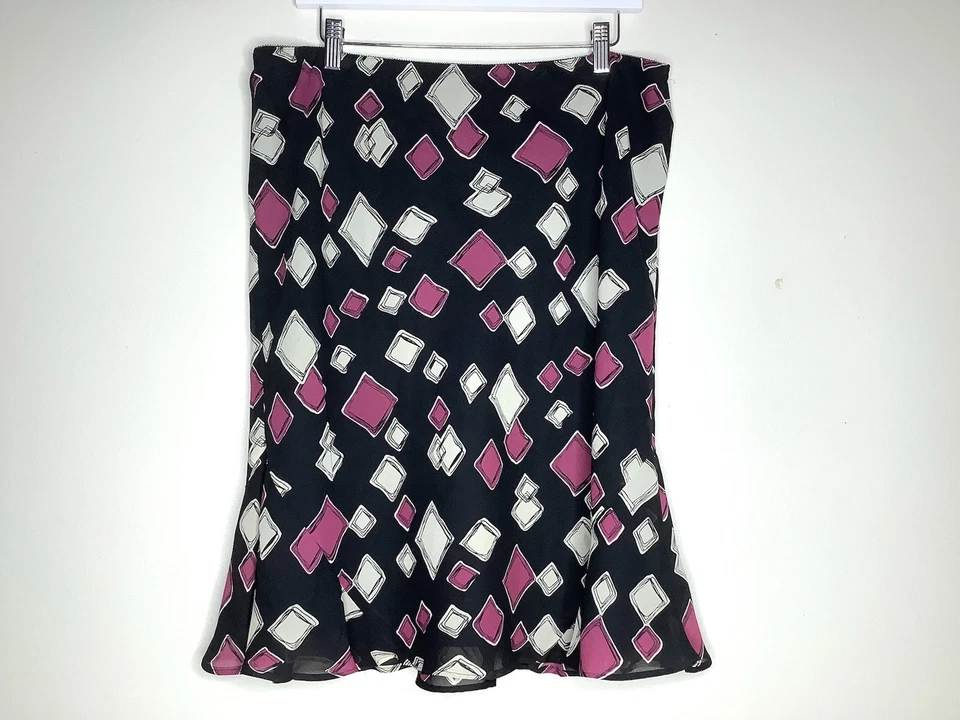 Falda Vintage Axcess Liz Claiborne Negra Y Rosa Estampado Geométrico Talla 16 Foto 1 de 4
