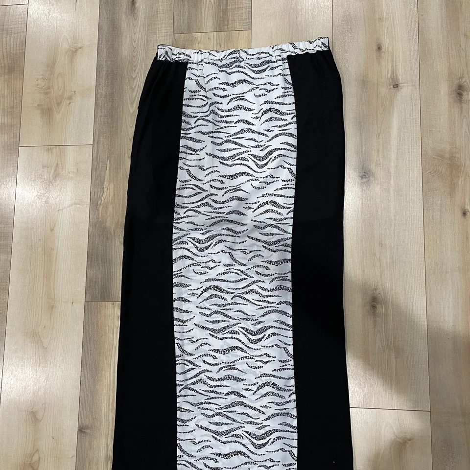 Kensie Womens Black White Eggshell Slit Front Long Maxi Skirt Size Medium - Image 1 of 4