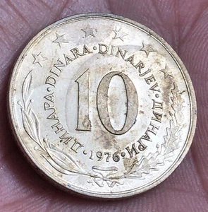 Yugoslavia 1976 10 dinares muy buen estado LG - Imagen 1 de 3