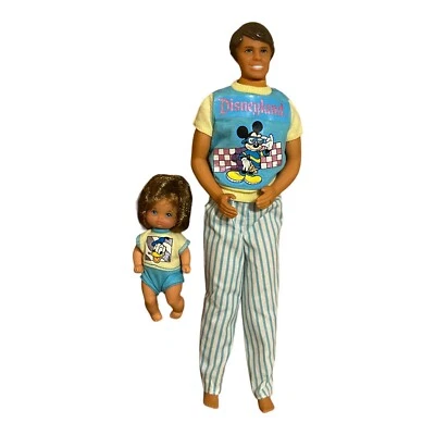 Muñeca Barbie Disney de colección corazón visitas familiares parque Disneyland Ken papá niño 1989 juguete Foto 1 de 4