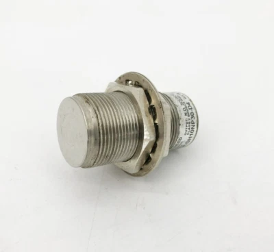 Allen Bradley 871TM-DH10NP30-D4 Inductive Sensor Metal Face 10mm Range 10-30VDC - Image 1 of 4