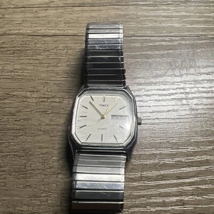 Vintage Timex Day Date T81 Mens Watch - Picture 1 of 5