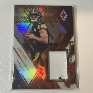 2022 Panini Phoenix Kenny Pickett Jersey PATCH RC #01/75 Fire Fabrics Steelers - Foto 1 di 3