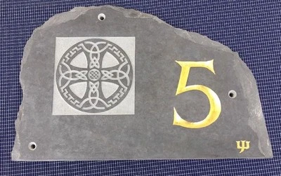 Welsh Slate & Celtic Cross Number 5 House Plaque - Image 1 of 4
