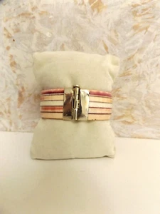 Vintage 1970's Dyed Shell Hinged Bangle Bracelet Pin Clousure - Picture 1 of 6