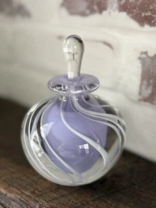 Botella de perfume remolino lavanda vidrio soplado con tapón parte inferior FIRMADA - Imagen 1 de 16