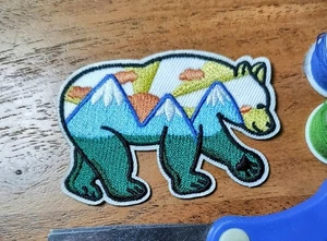 Bär Aufnäher Natur Tiere Outdoor Wildnis bestickt Bügelbild 1,85x2,8" - Bild 1 von 3