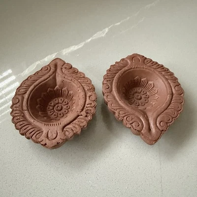 Set Of 2 Handcrafted Clay Oil Lamps Decorative Diyas Diwali Made In India NEW - Image 1 of 4