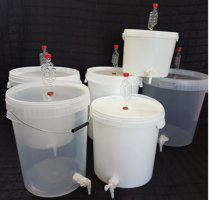 Produktbild von Gärbehälter 10l Eimer Mit Hahn Gärfass 30 Liter Komplett-Set - Mit Gärspund, Auslaufhahn & Blindstopfen Für Bier & Wein Maischefass 30l