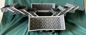 Caboodles Prof'l Black Faux Leather Hard Train Healer Case - Bild 1 von 10