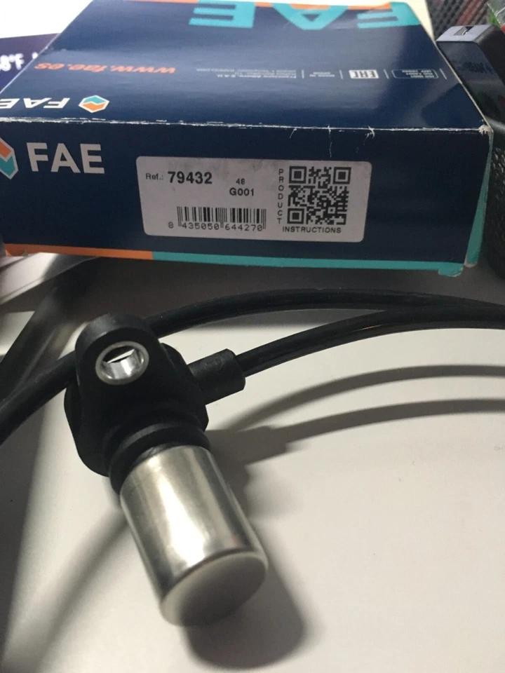 Volvo C70, S60, S70, S8, V70   Exhaust Cam Position Sensor FAE 79432 - 139955 - Image 1 of 1