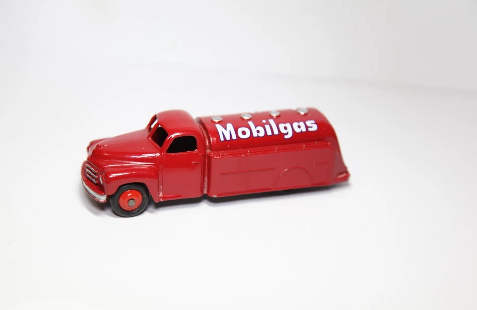 Dinky 440 Studebaker Tanker Mobilgas - Vintage Restored Model — 第 1/4 张图片