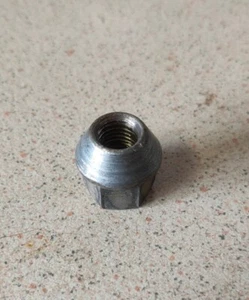 1x STANDARD WHEEL NUT COMMODORE HOLDEN VT VU VX VY VZ WH WK WL Berlina Calais - Picture 1 of 2