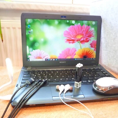 Sony Vaio S12 13 Pollici HD l 250GB SSD Windows 10 Pro l 6GB RAM NUOVO l HDMI... - Immagine 1 di 4