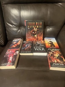 Marvel Book Bundle Novel Iron Man Avengers & More - Foto 1 di 1