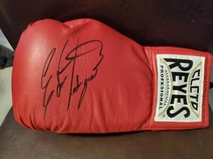 Edwin Rodriguez Autographed boxing glove Cletto Reyes - Picture 1 of 1