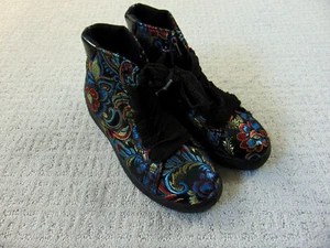 Banboo Embroidered Floral Shoes Kids size 10 - Picture 1 of 5