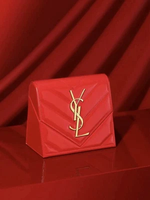 [PEDIDO ANTICIPADO] YSL BEAUTY Rojo Patente Maquillaje Estuche Bolso Logo Regalo GWP BOLSA SOLAMENTE Foto 1 de 4