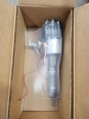International Scout II Terra 304 345 V8 Engine Prestolite Distributor NOS - Image 1 of 3