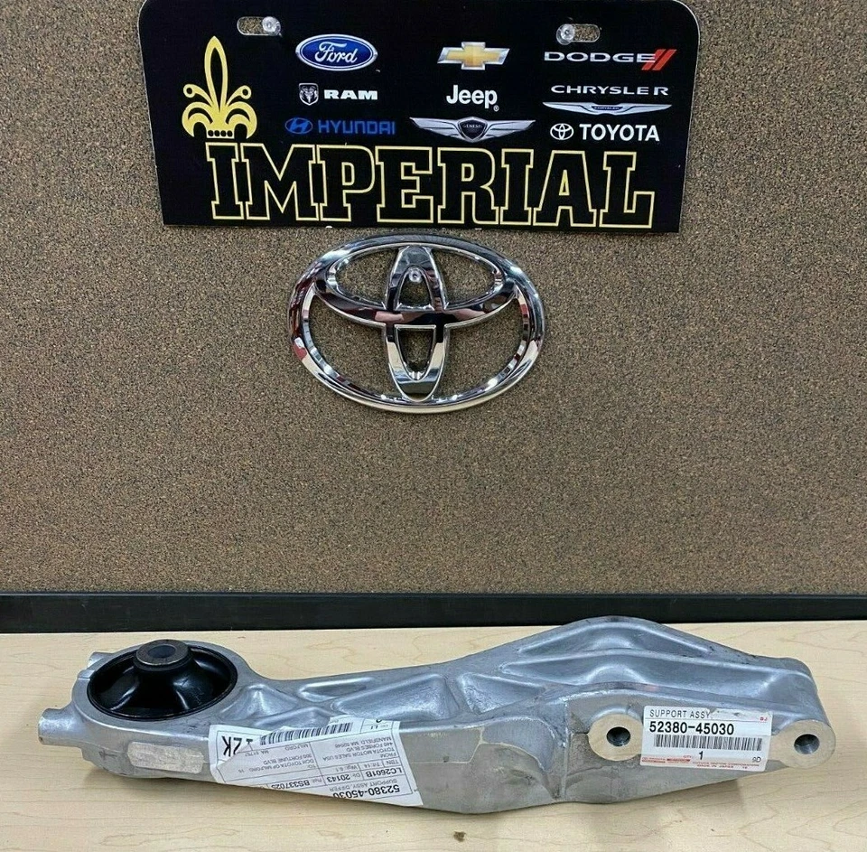 Toyota Sienna 2004-2009 AWD Rear Differential Support 5238045030 OEM