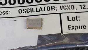 12.288 Oscillator 35 ppm 3.3V VCXO Tektronix 158-0809-00 - Picture 1 of 4