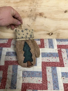 Mitón de Lana Adorno de Navidad Bonita Forma Gris Con Árbol  - Imagen 1 de 4