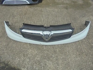 VAUXHALL VIVARO 2007 GRILL WEISS - Bild 1 von 7