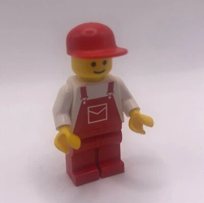 LEGO - Vintage Postman / Postbote - Rot - MINIFIGURE - Sleeved - Bild 1 von 3