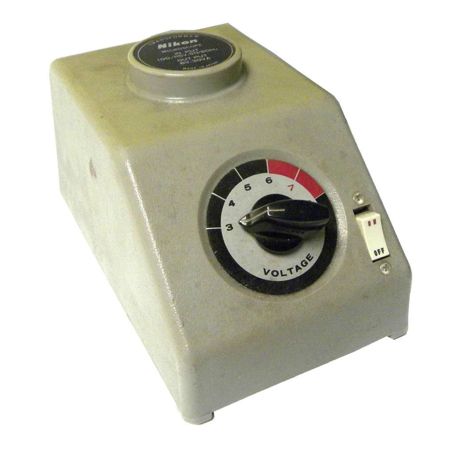 TRANSFORMADOR NIKON PARA MICROSCOPIO Foto 1 de 1