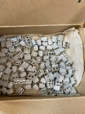 BOX OF 200 Lumberg KRM02 2 Pole 15A Interlocking PCB Terminal Block D17 - Image 1 of 2